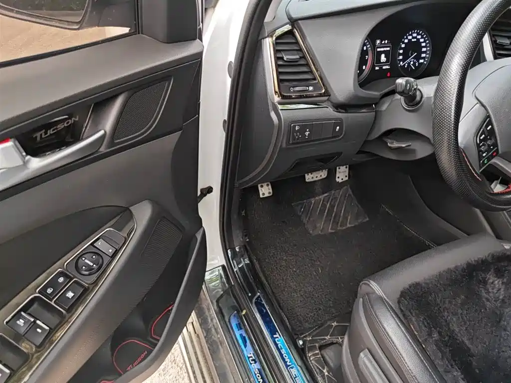 Hyundai Tucson 2015 1.6T Dual Clutch 2WD Smart фото 14