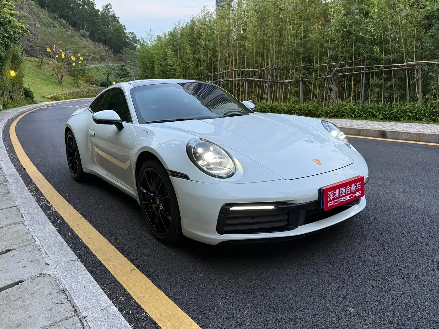 Porsche 911 2022 Carrera 3.0T фото 3