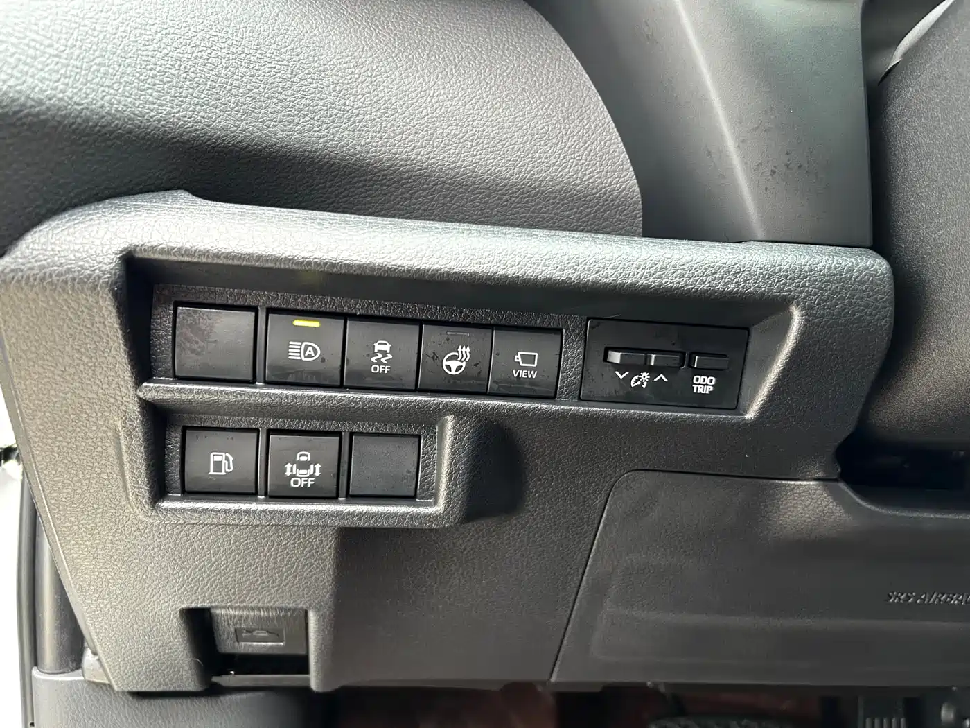 Toyota Sienna 2024 2.5L Hybrid Platinum Edition фото 8