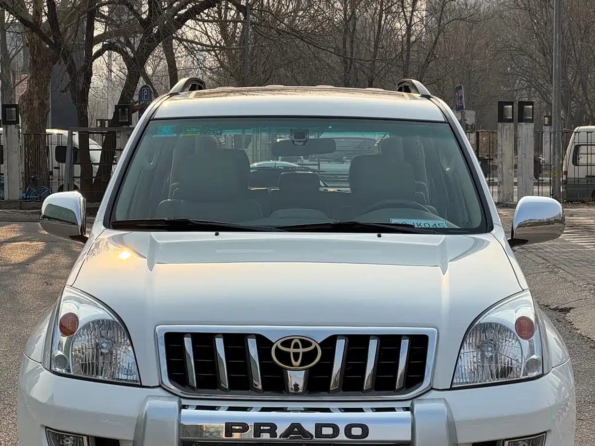 Toyota Prado 2006 4.0L Automatic VX NAVI Edition фото 2