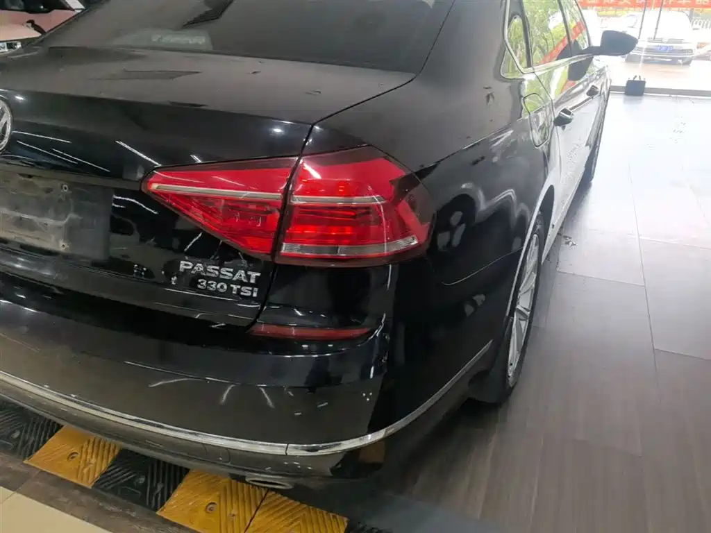 Volkswagen Passat 2017 330TSI DSG Prestige фото 8