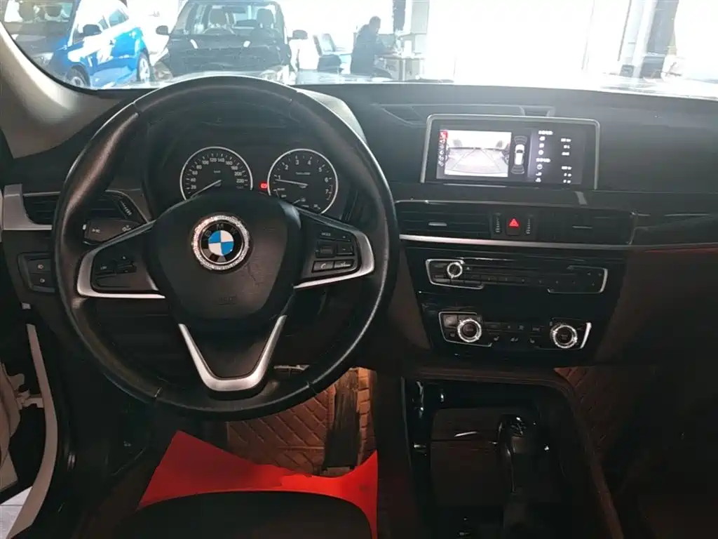 BMW X1 2016 sDrive20Li Luxury Model фото 10