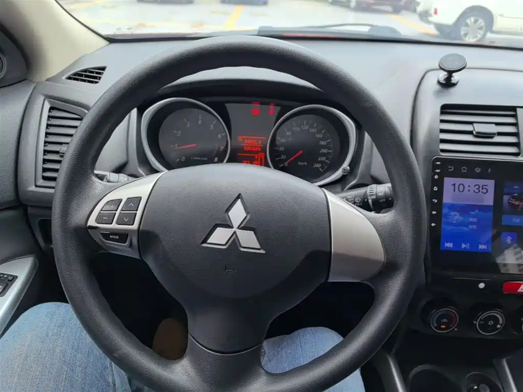 Mitsubishi ASX 2016 1.6L Manual 2WD Pioneer Edition фото 11