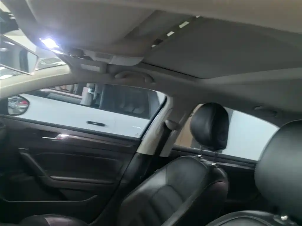 Volkswagen Passat 2017 330TSI DSG Prestige фото 18