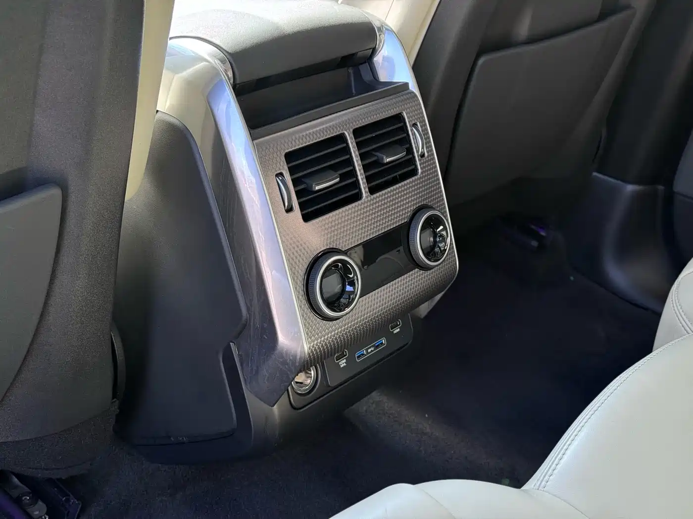 Land Rover Range Rover Sport 2022 3.0 L6 Indigo Flowing Light Edition фото 12