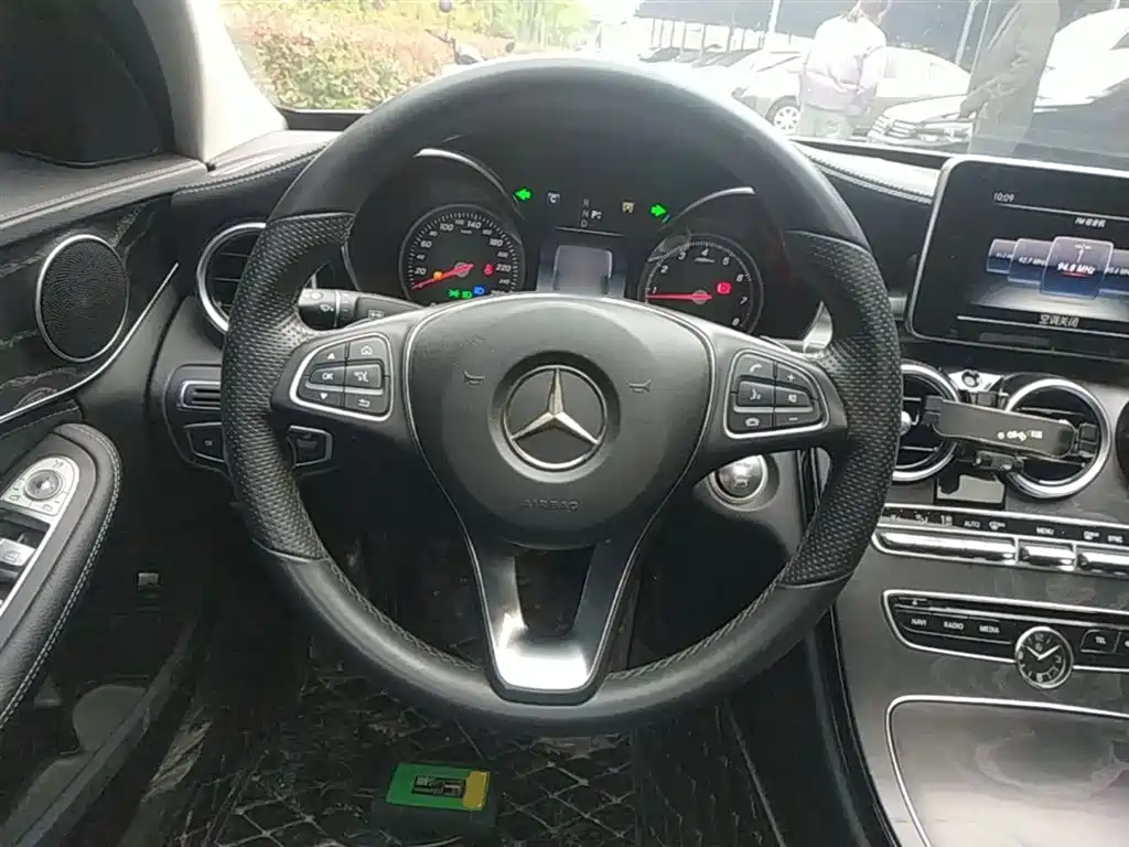 Mercedes-Benz C-Class 2017 C 180 L Sport фото 11