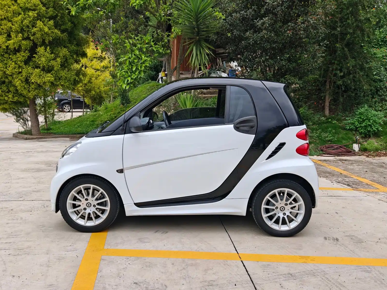 Photo 8 - smart fortwo