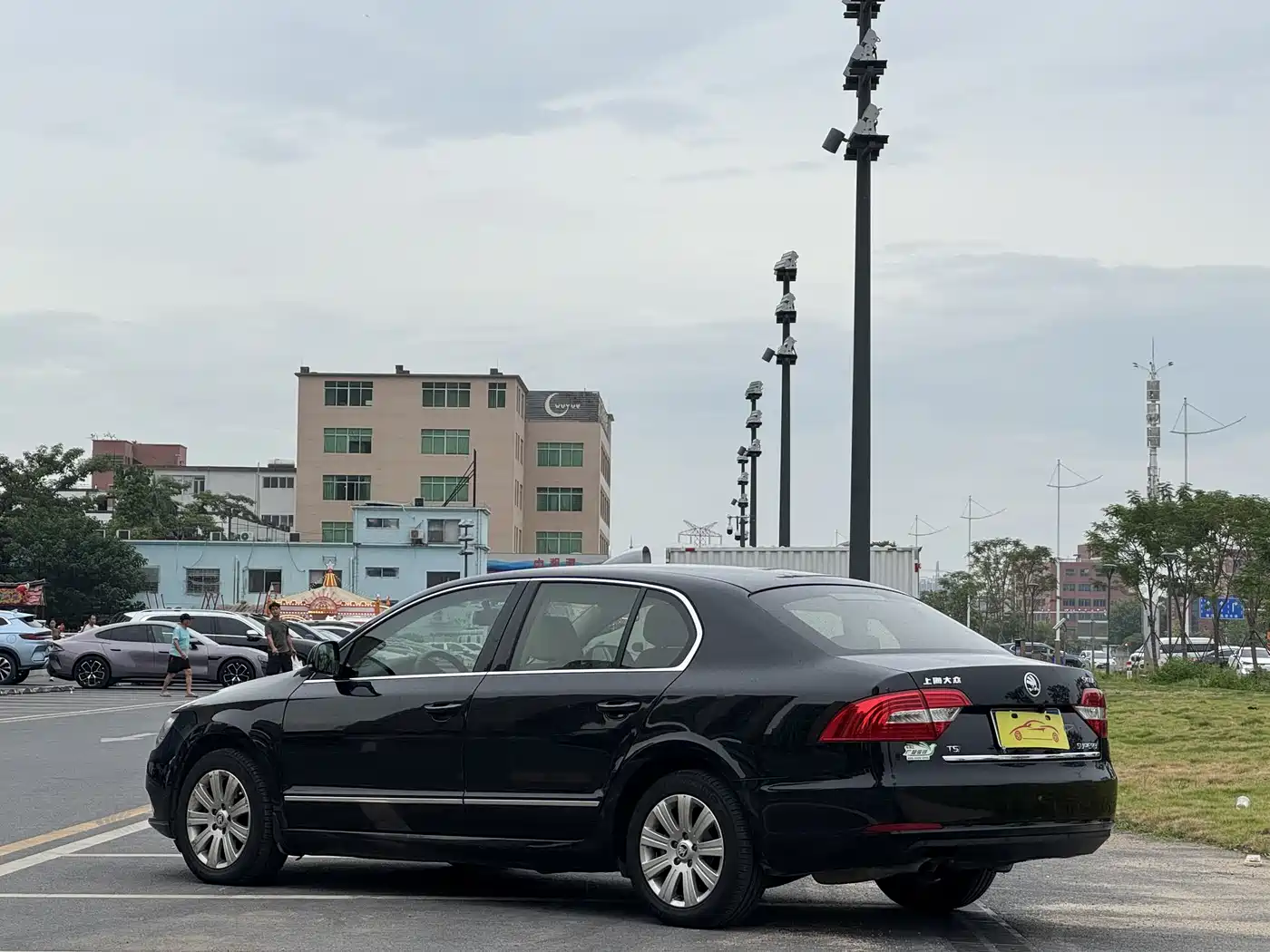 Škoda Superb 2013 1.4TSI DSG Gentleman Edition фото 3