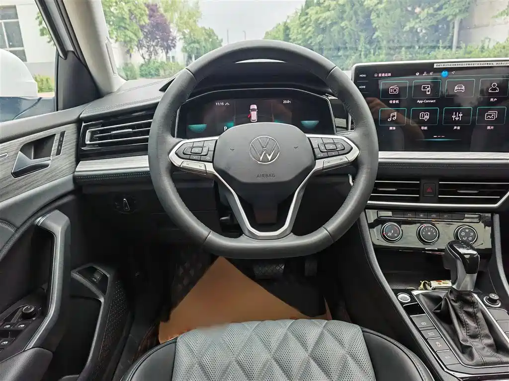 Volkswagen Sagitar 2025 Model Second Facelift 300TSI DSG Transcend Edition фото 14