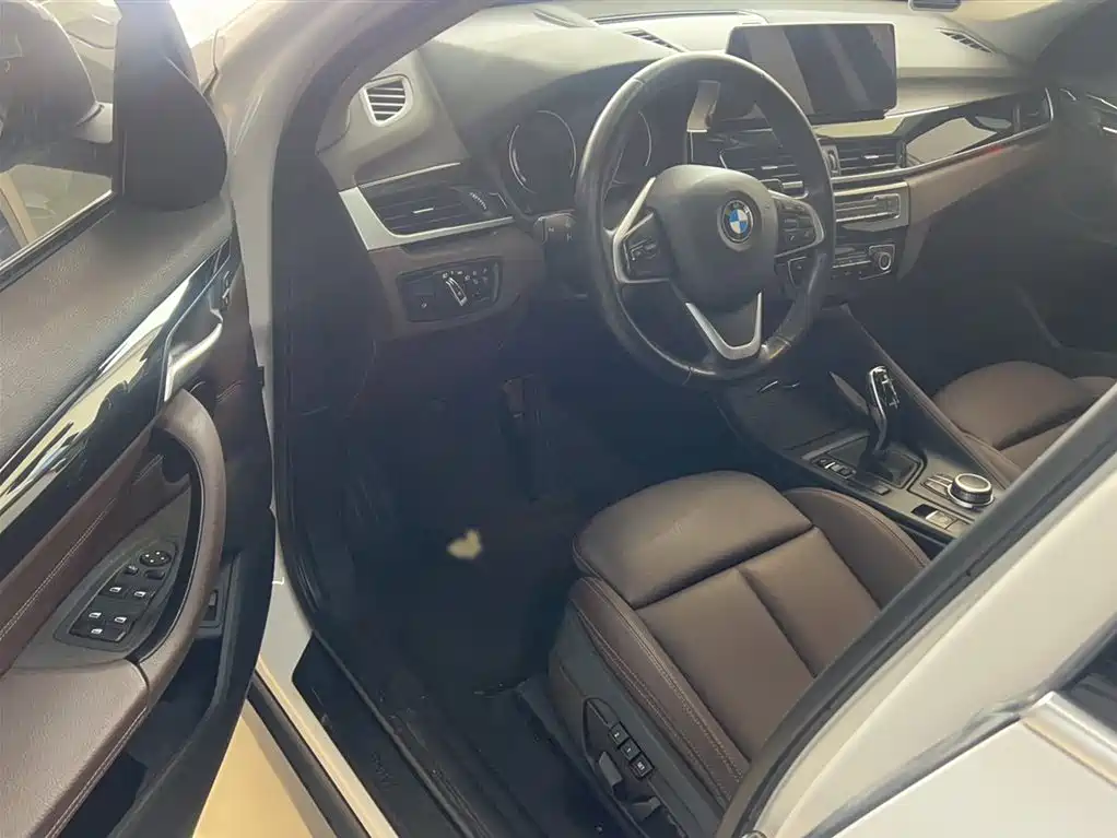 BMW X1 2020 sDrive25Li Leading Model фото 9
