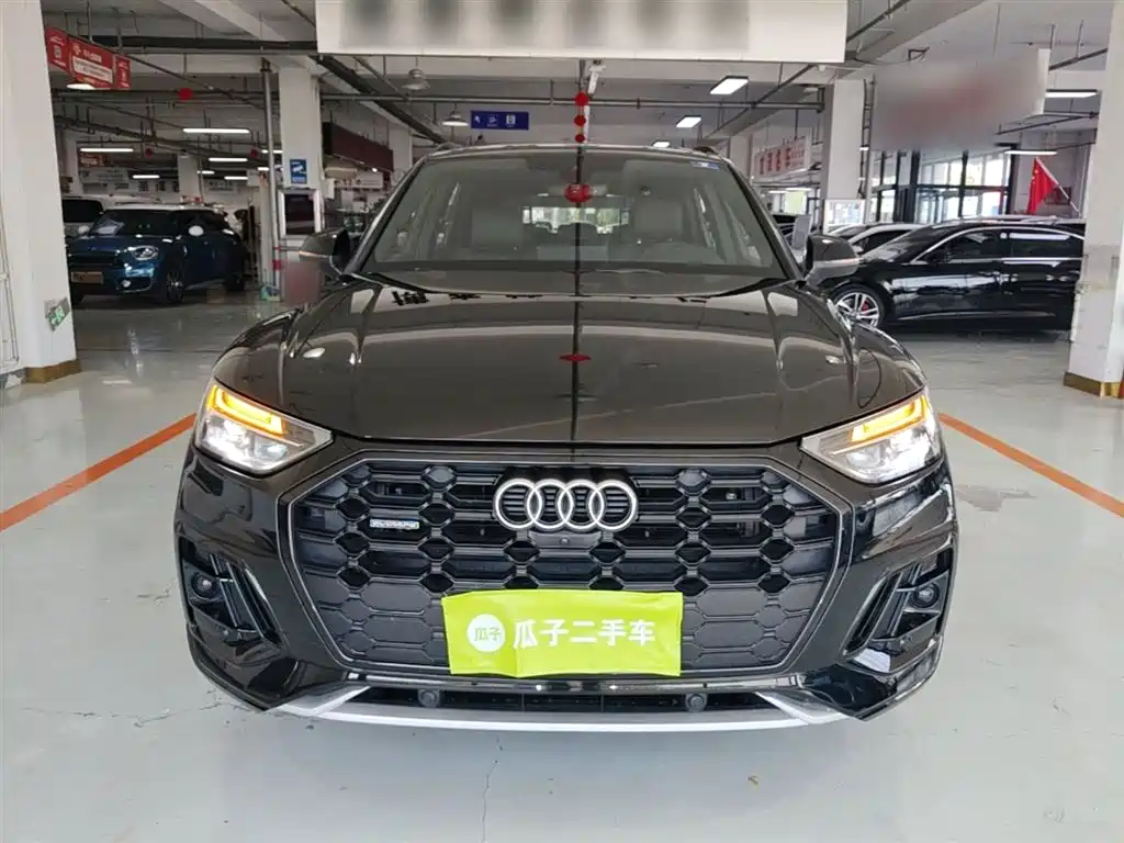 Audi Q5L 2024 Model 45 TFSI Luxury Dynamic фото 3