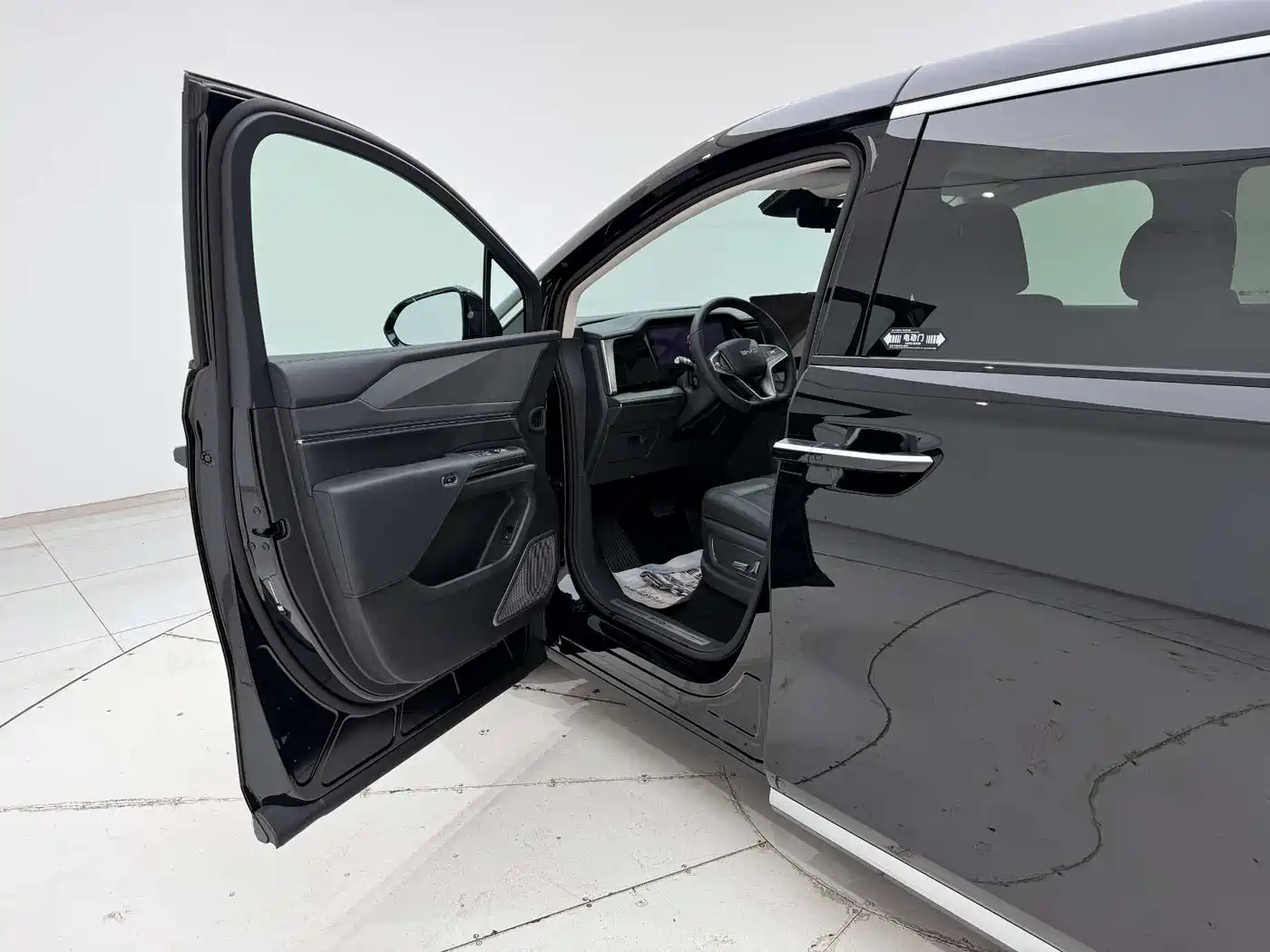 BYD M9 2025 2025 Model 1060 Pilot Edition