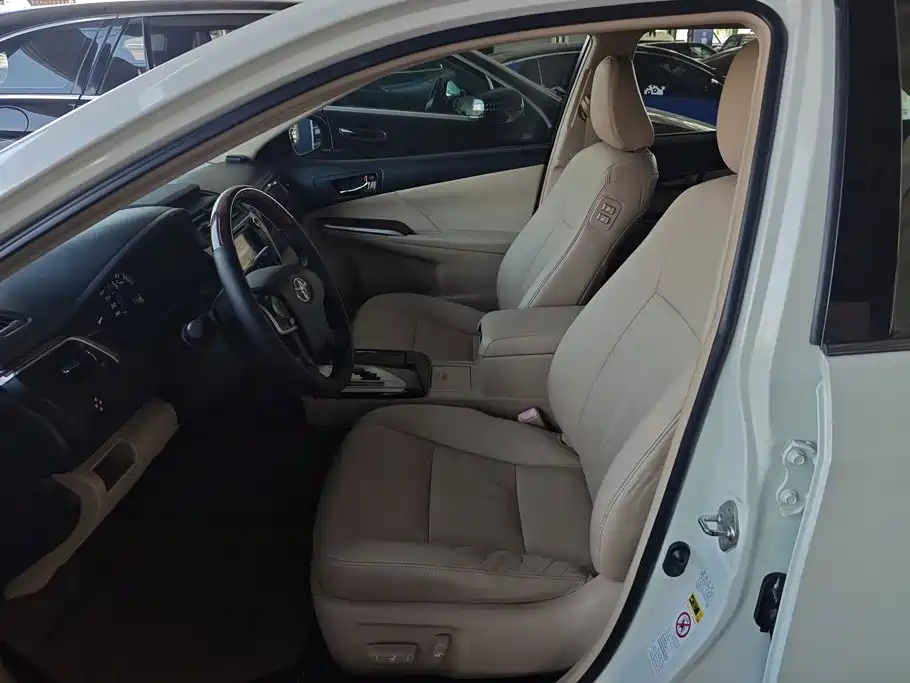 Фото 9 - Toyota Camry