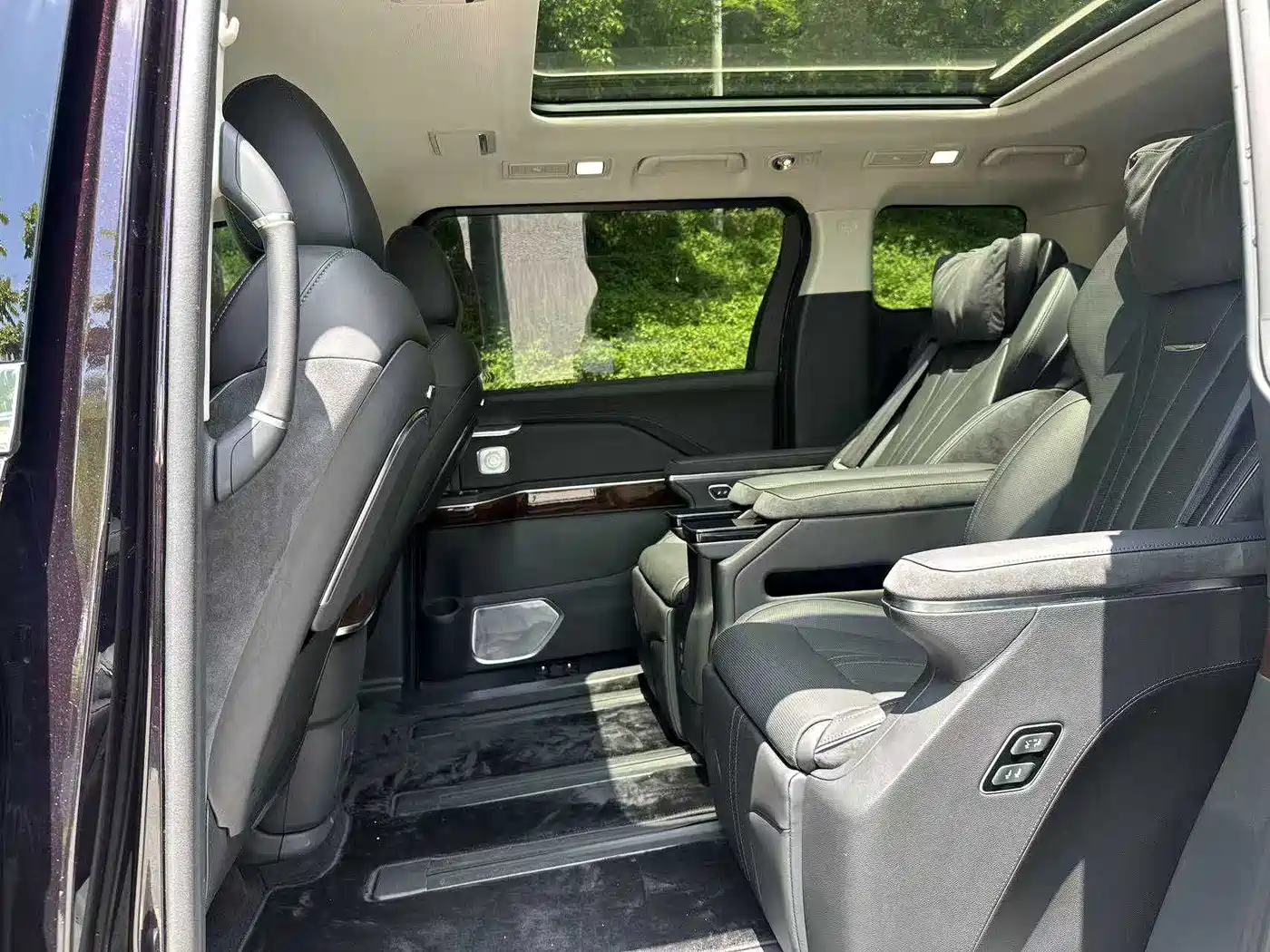 Hongqi HQ9 2024 Model 2.0T Luxury Edition фото 16