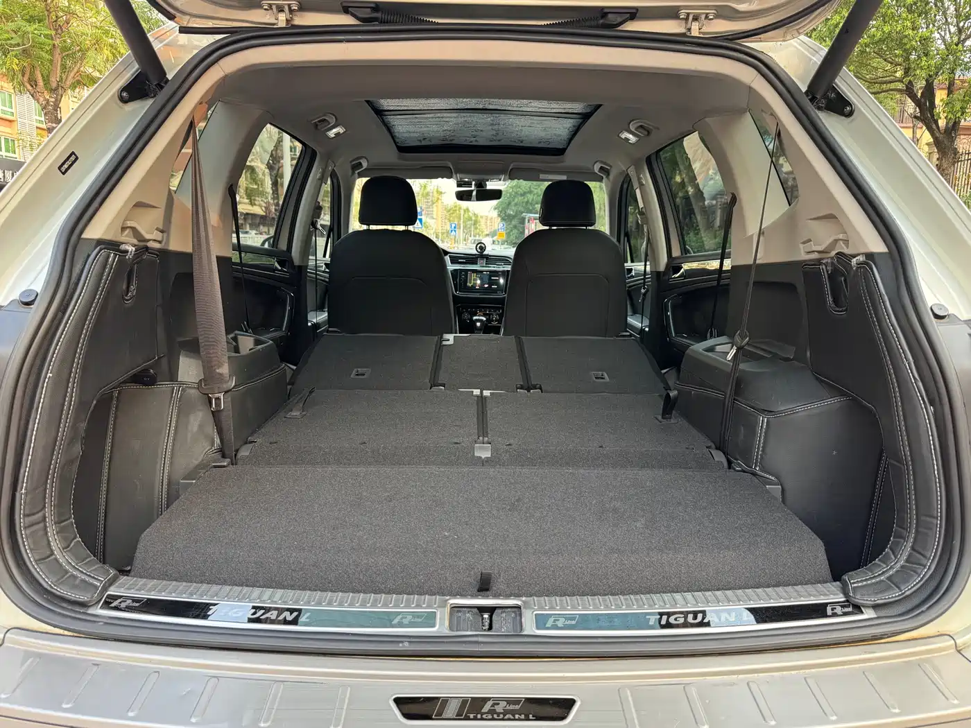 Volkswagen Tiguan L 2021 380TSI Automatic 4WD R-Line Premium 7-seater фото 24