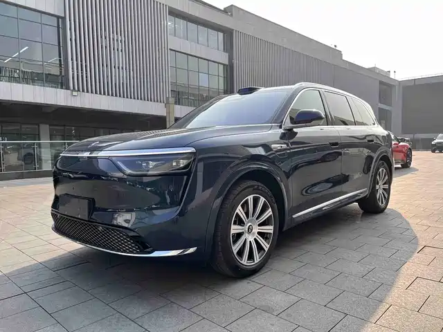 AITO ASK THE WORLD M8