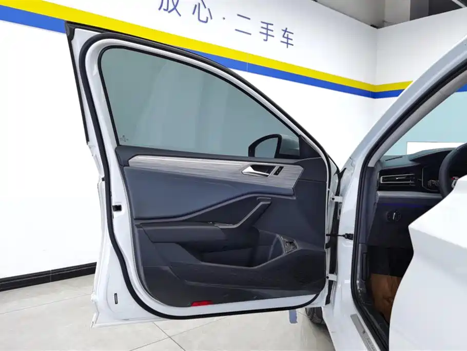 Volkswagen Sagitar 2023 300TSI DSG Excellence Edition фото 7