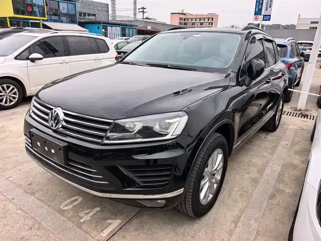 VOLKSWAGEN TOUAREG