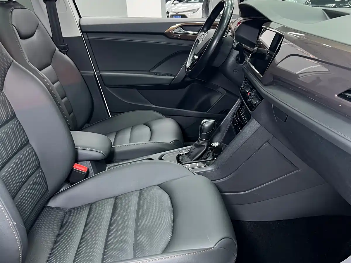 Volkswagen Tharu 2022 280TSI FWD Luxury Edition фото 23