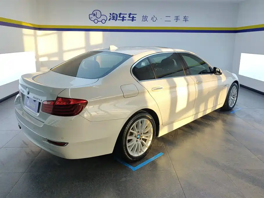 BMW 5 Series 2014 525Li Luxury Design Package фото 3