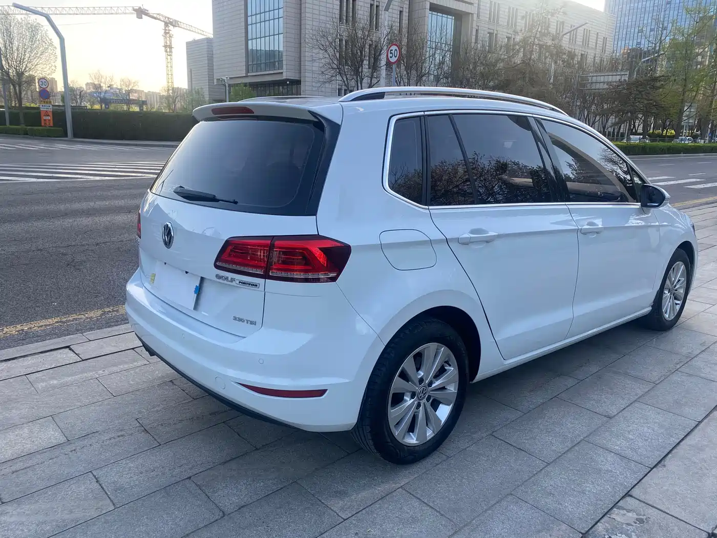 VOLKSWAGEN GOLF*JIAYU