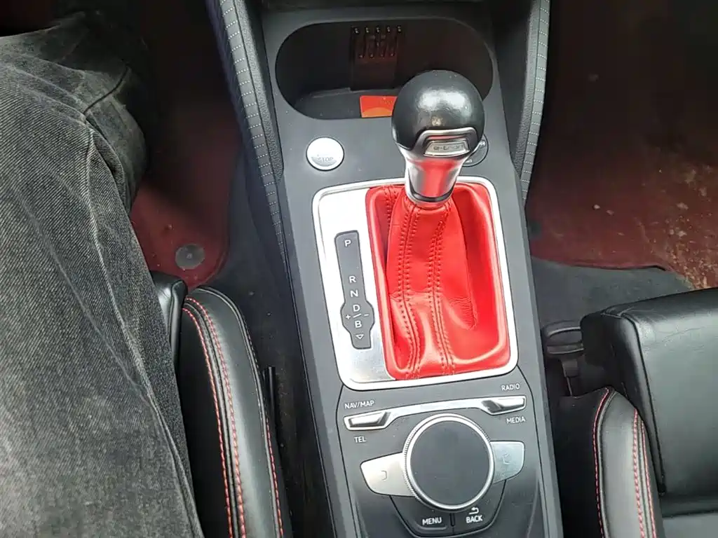AUDI Q2L E-TRON