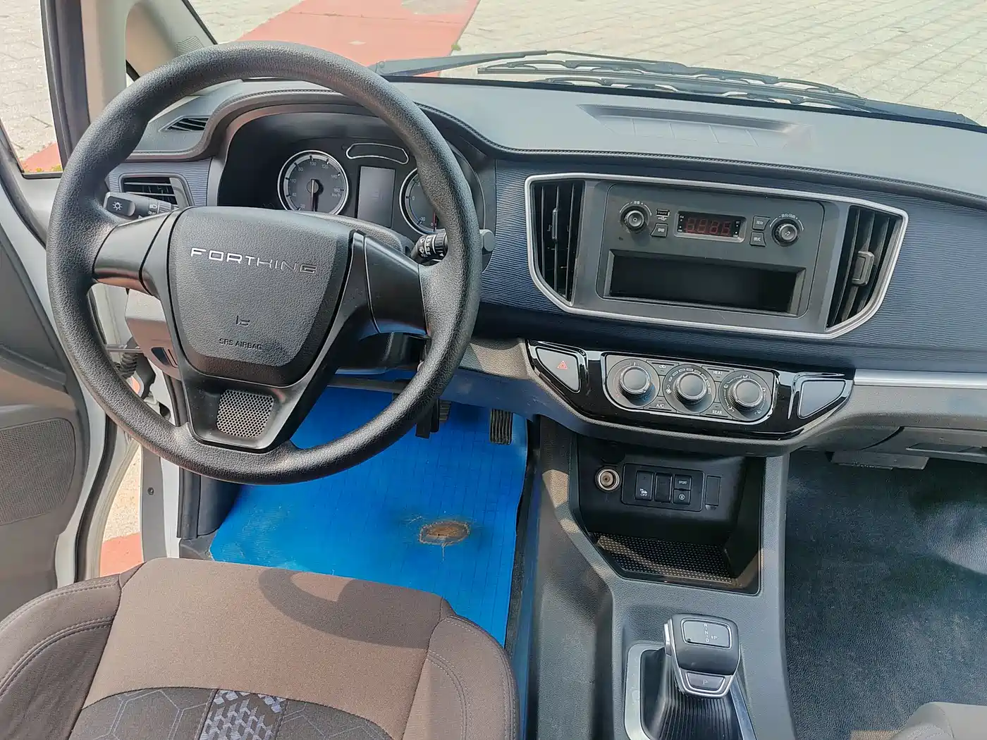Dongfeng Fengxing Lingzhi New Energy 2025 2025 Model 410km Standard Edition Basic 7-seater