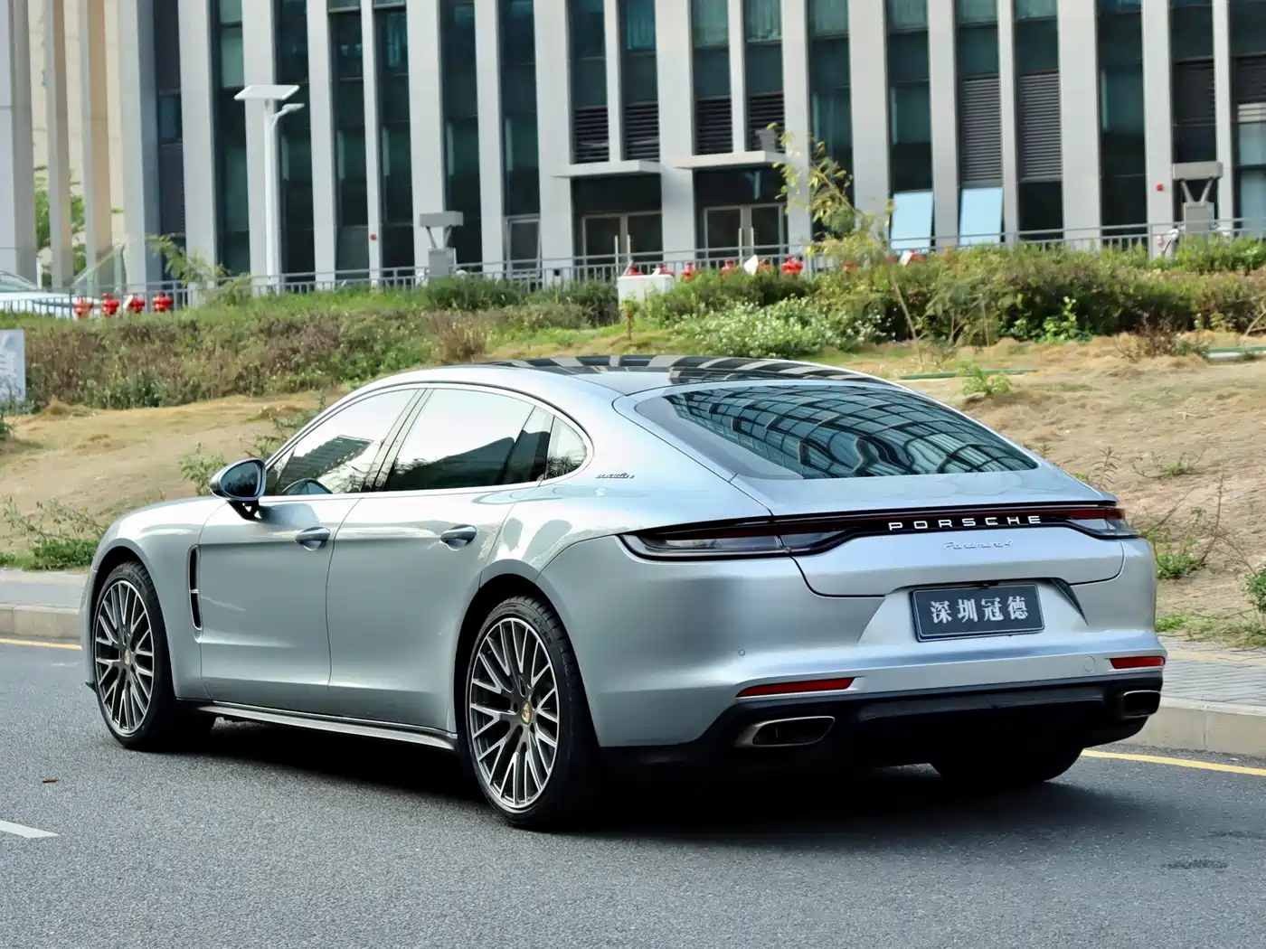 PORSCHE PANAMERA