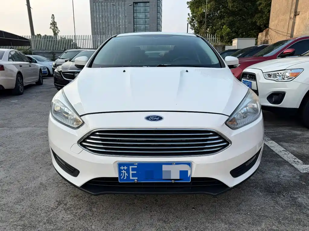 Фото 2 - Ford Focus