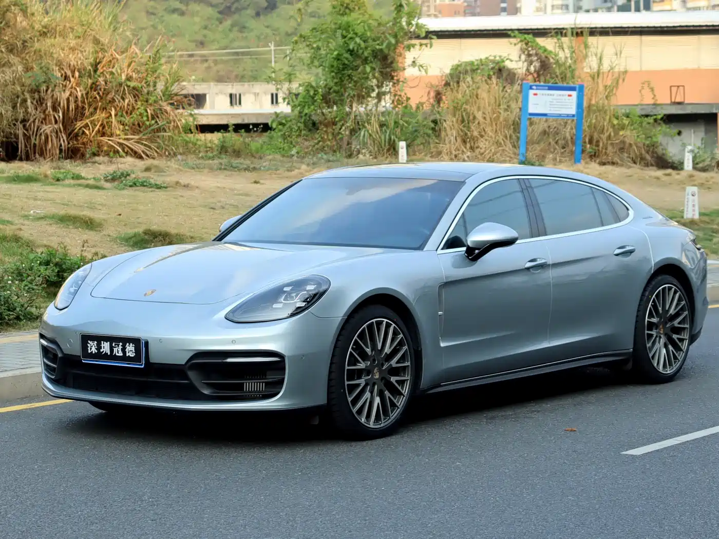 PORSCHE PANAMERA