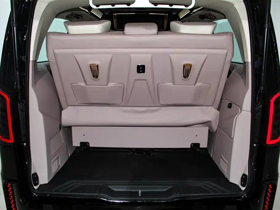 Mercedes-Benz Vito 2024 2.0T Business 8-Seater фото 42