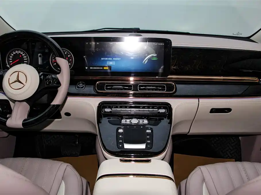 Mercedes-Benz Vito 2024 2.0T Business 8-Seater фото 13