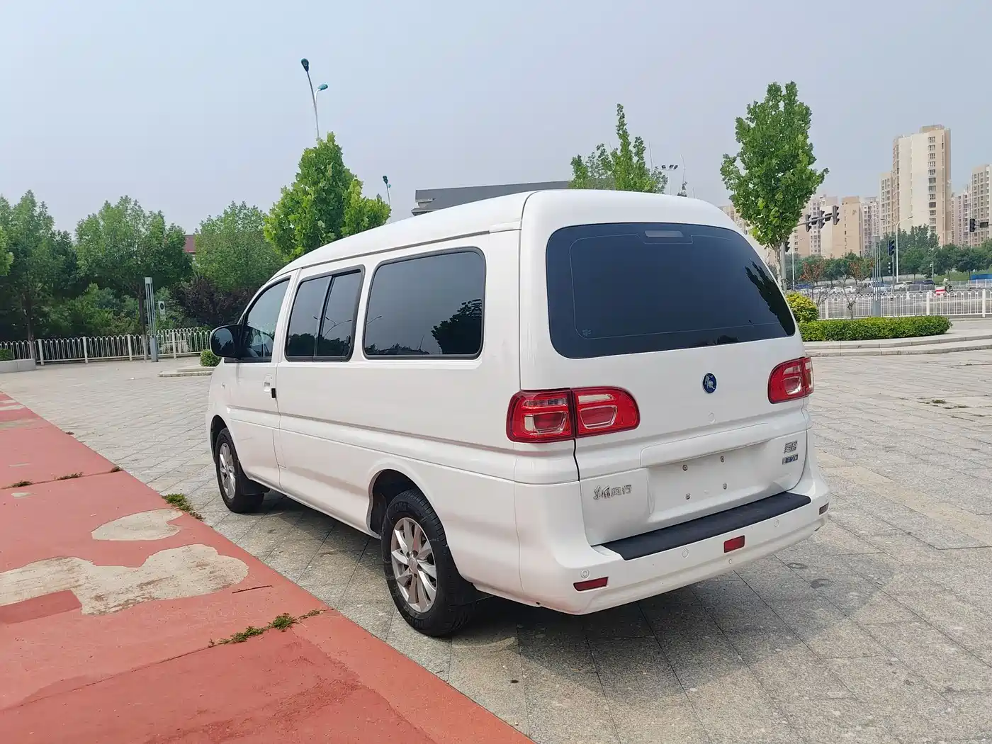 Dongfeng Fengxing Lingzhi New Energy 2025 2025 Model 410km Standard Edition Basic 7-seater