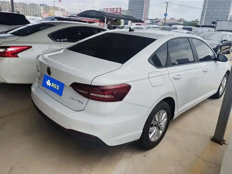 Volkswagen Lavida 2023 Facelift 1.5L Auto Comfort Edition фото 3