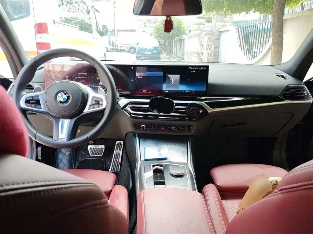 BMW 3 Series 2023 330i M Sport Shadow Edition фото 5