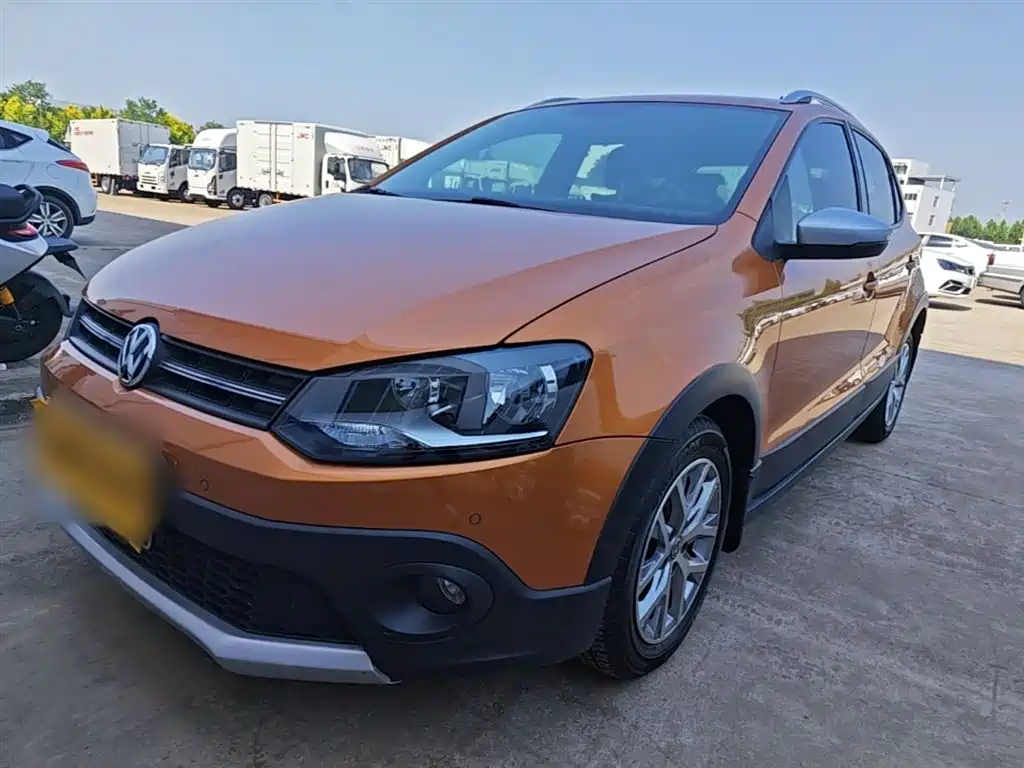Volkswagen Polo 2014 1.6L Cross Polo Automatic фото 2