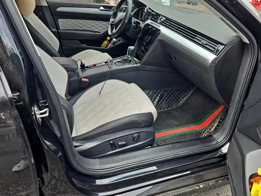 Volkswagen Magotan 2023 Model 2 Million Commemorative Edition 330TSI DSG Luxury фото 8