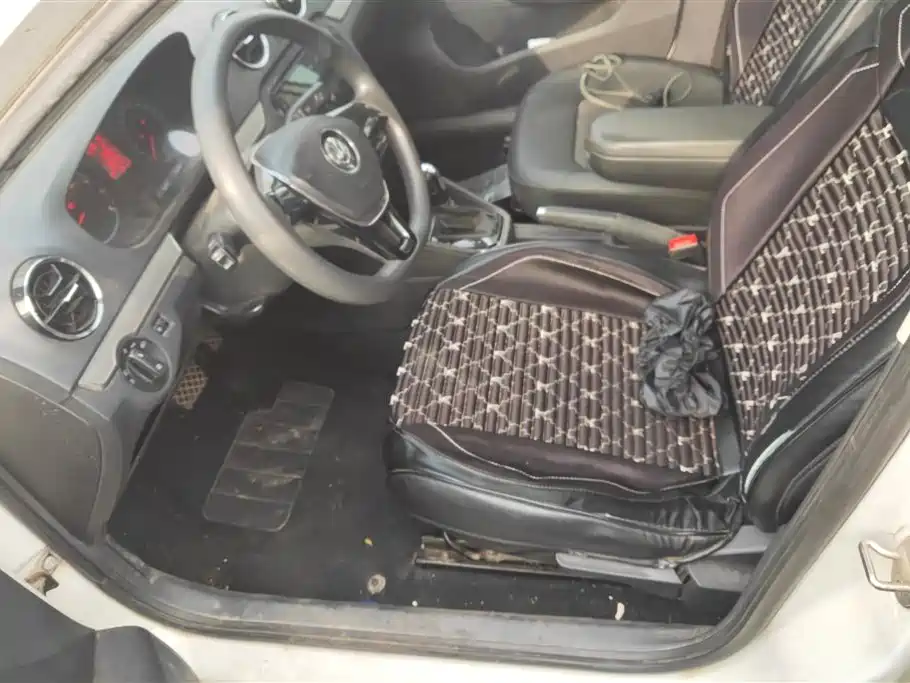 Volkswagen Jetta 2017 1.5L Automatic Comfort фото 9