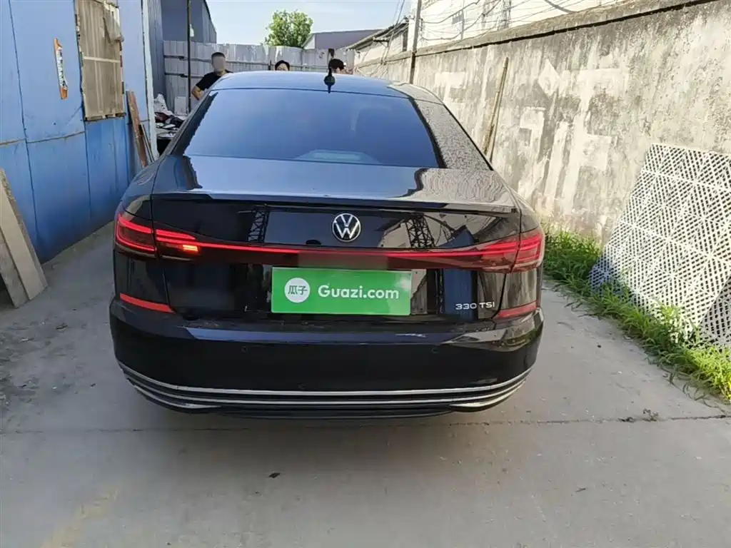 Volkswagen Passat 2023 Facelift 330TSI Starlight Luxury Edition фото 6