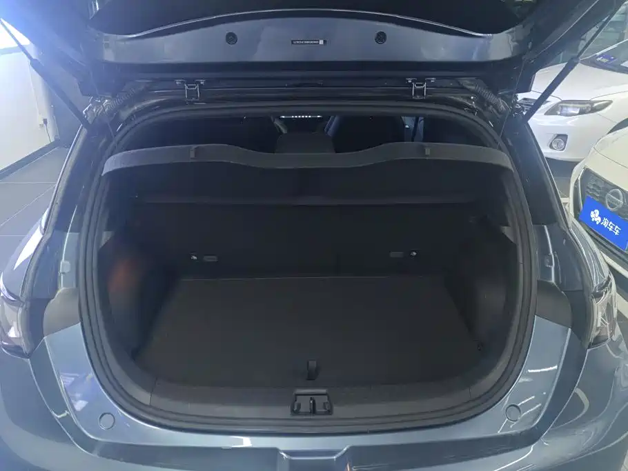 Photo 4 - BYD Dolphin