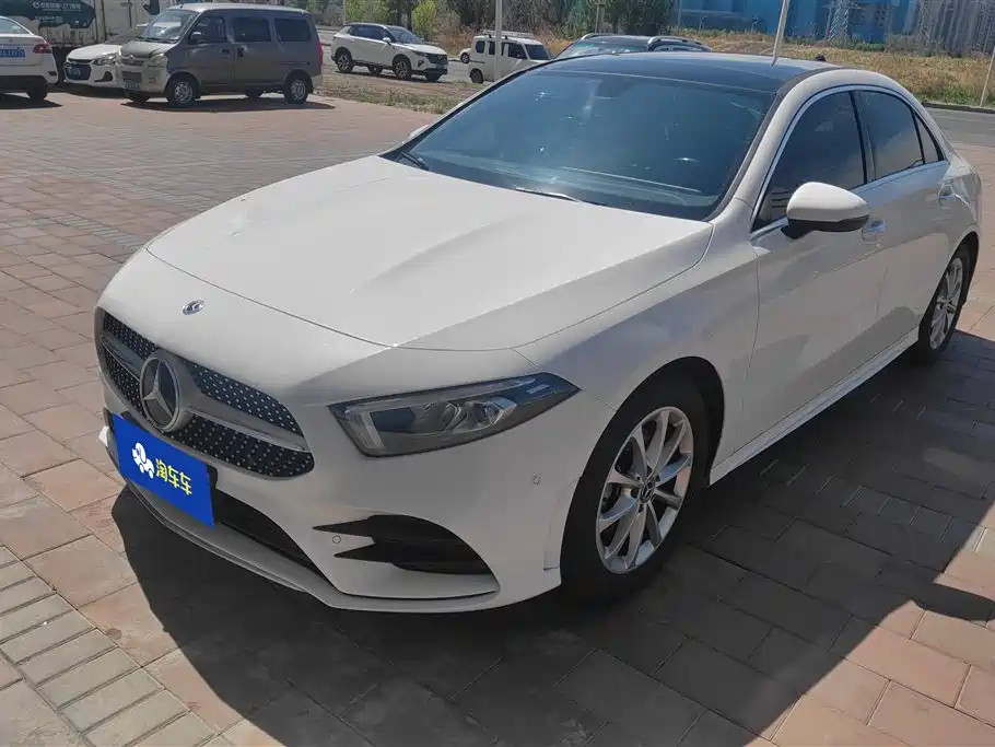 Mercedes-Benz A-Class 2021 A 200 L Sport Sedan Fashion Edition фото 2