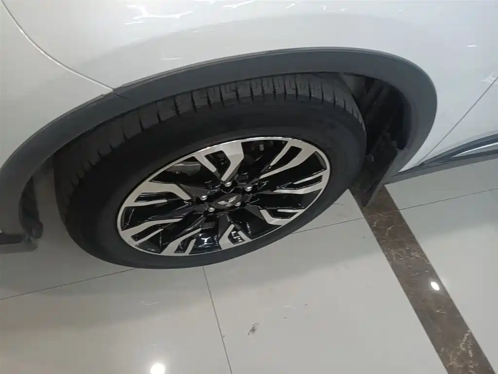 Mitsubishi Outlander 2019 2.4L 4WD Deluxe Edition 7-Seater China VI фото 23
