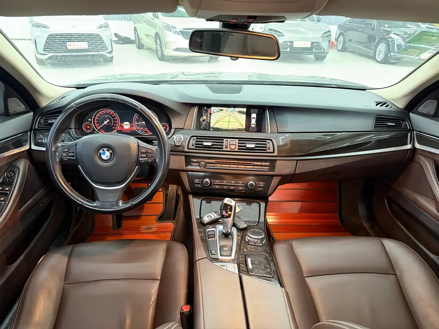 BMW 5 Series 2014 525Li Luxury Design Package фото 6