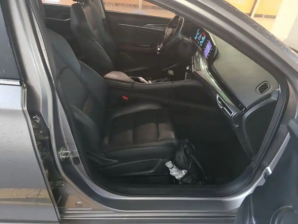 Фото 9 - Changan Eado