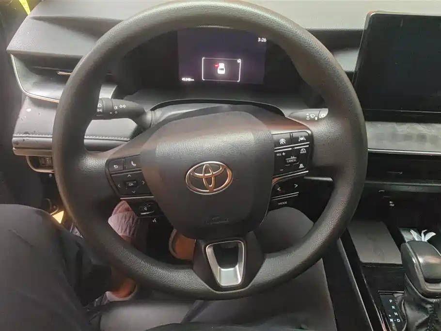 TOYOTA CAMRY