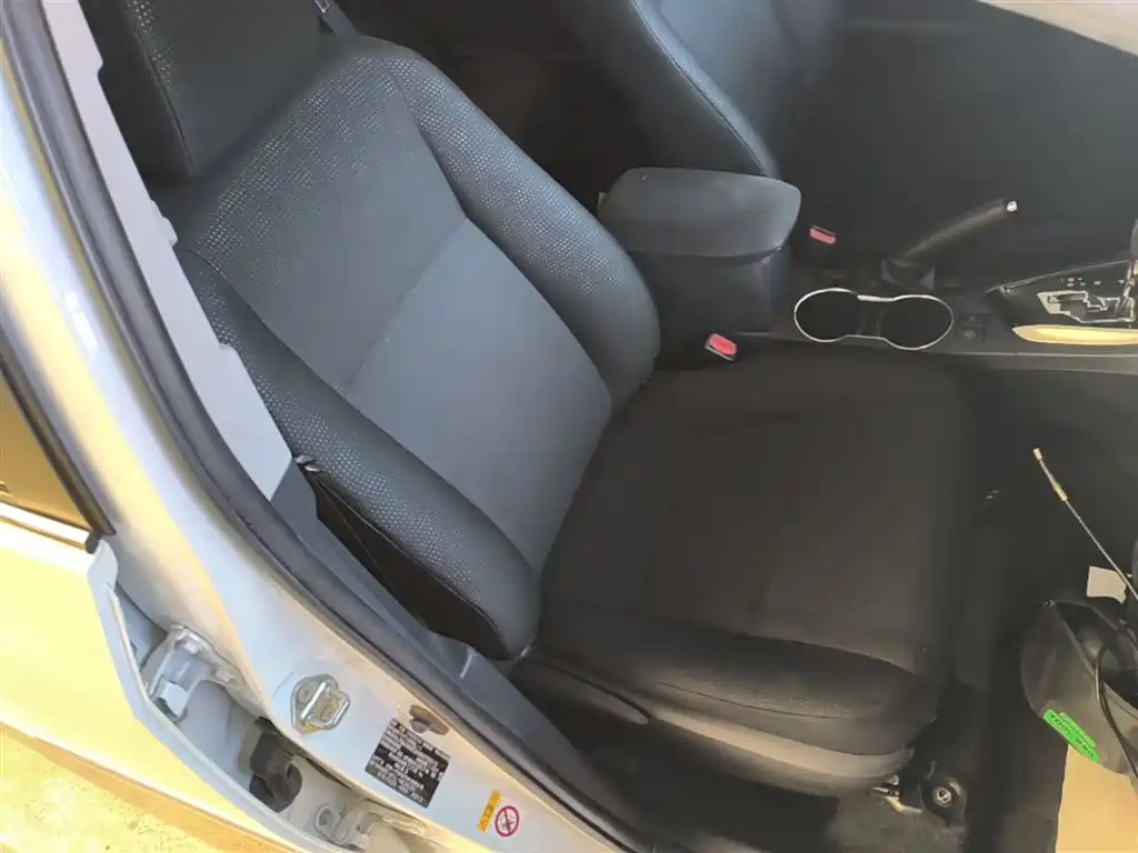Toyota Corolla 2017 Facelift 1.2T S-CVT GL-i фото 25