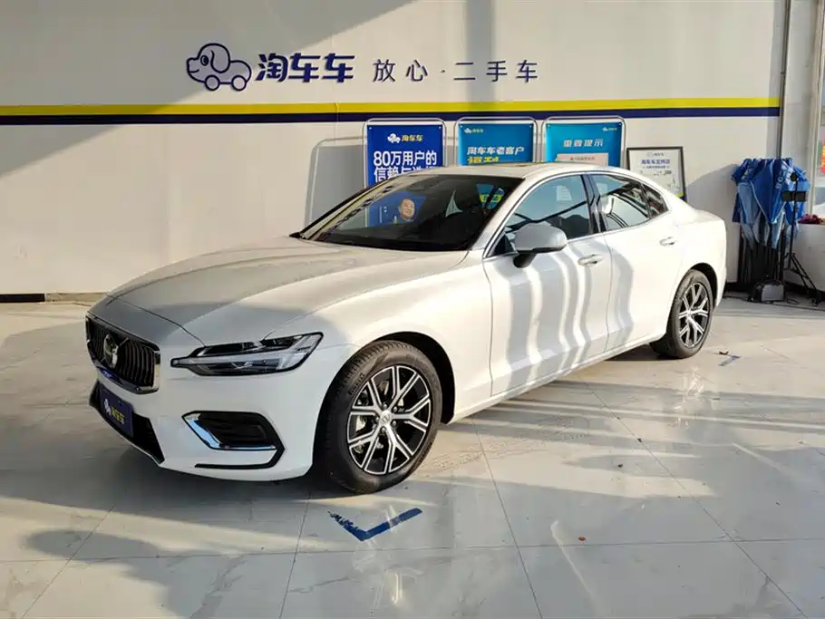 Volvo S60 2026 B4 Smart Luxury Edition