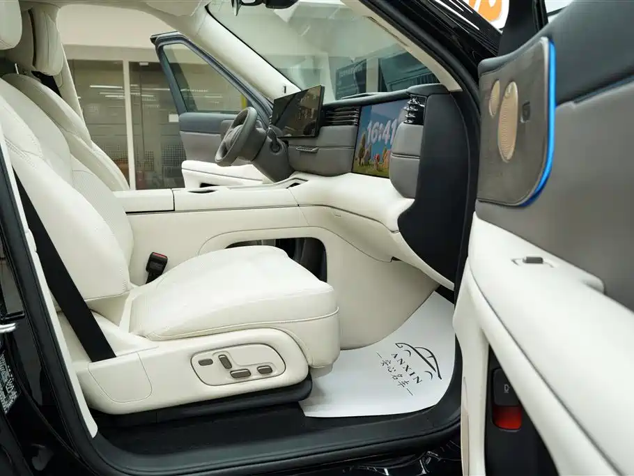 Voyah Auto VOYAH Zhuiguang L 2025 2025 Mid-configuration Model