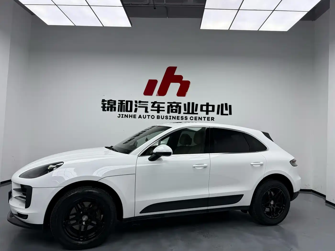 Porsche Macan 2018 Macan 2.0T фото 2