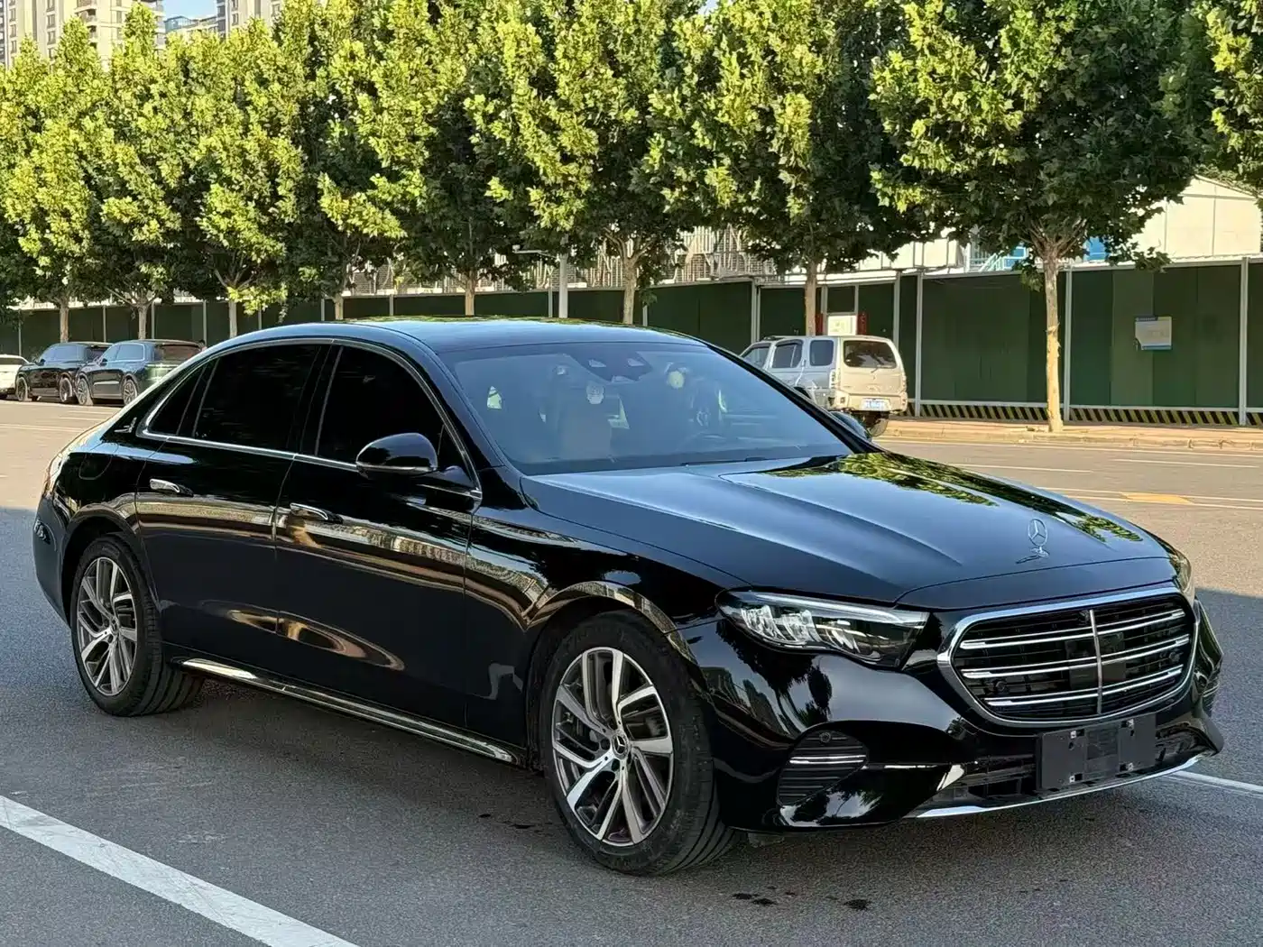 Mercedes-Benz E-Class 2024 E 300 L Fashion фото 3